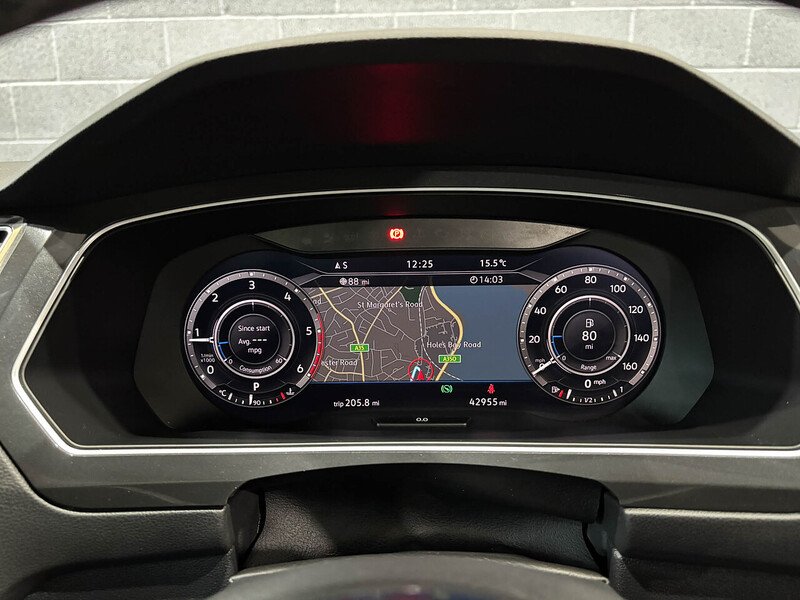 Used Volkswagen Tiguan 2018 for sale - 76564880: Photo 31