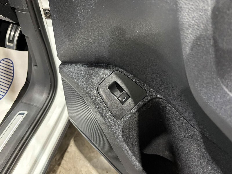 Used Volkswagen Tiguan 2018 for sale - 76564880: Photo 51