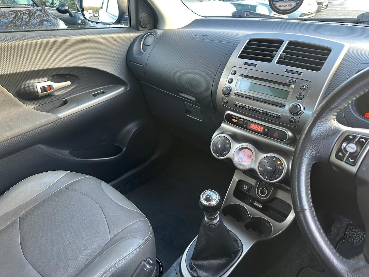 Used Toyota Urbancruiser 2011 for sale - 77417672: Photo 11