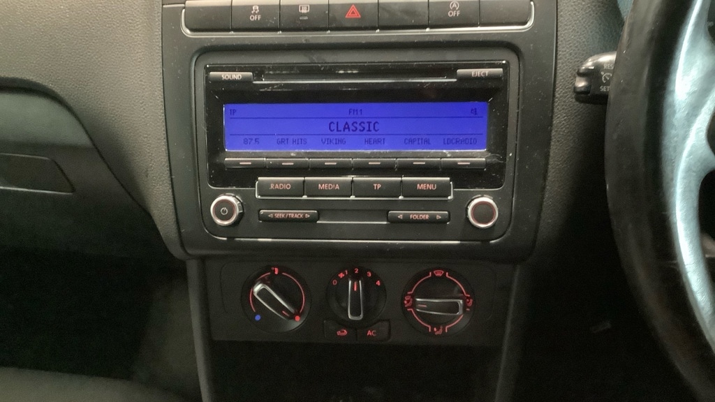 Used Volkswagen Polo 2011 for sale - 77434584: Photo 11