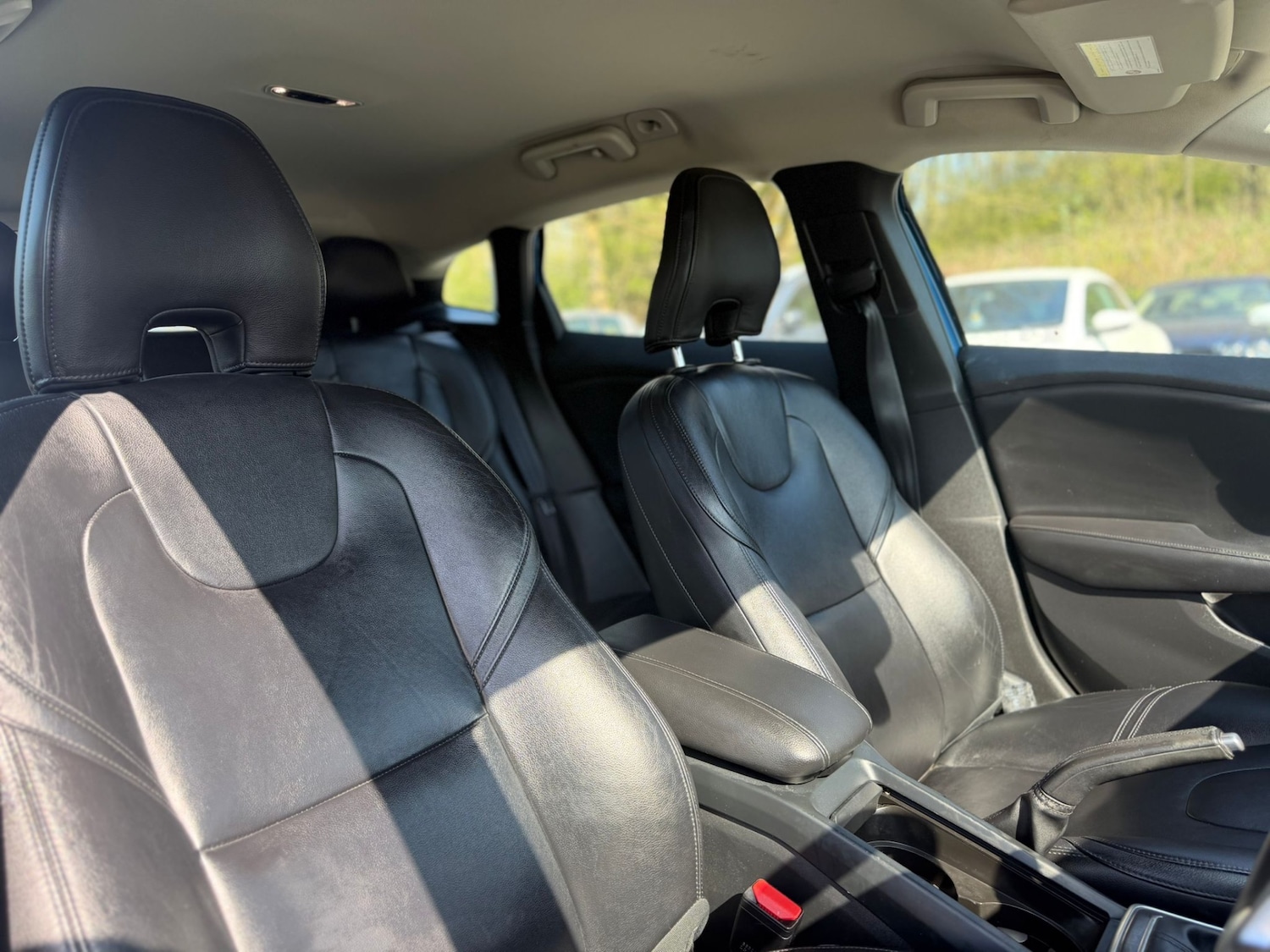 Used Volvo V40 2015 for sale - 78165876: Photo 10