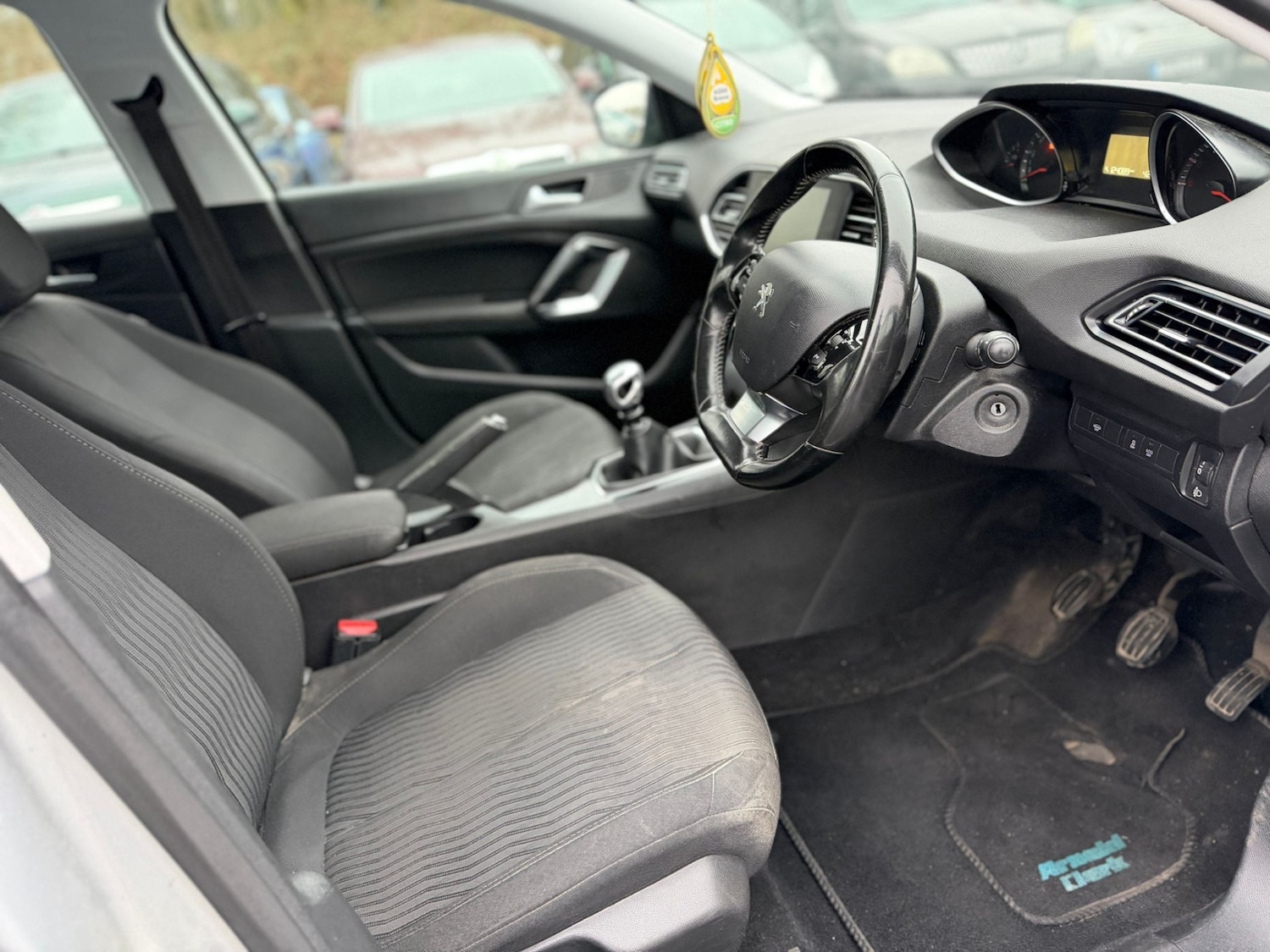 Used Peugeot 308 2016 for sale - 77418561: Photo 9