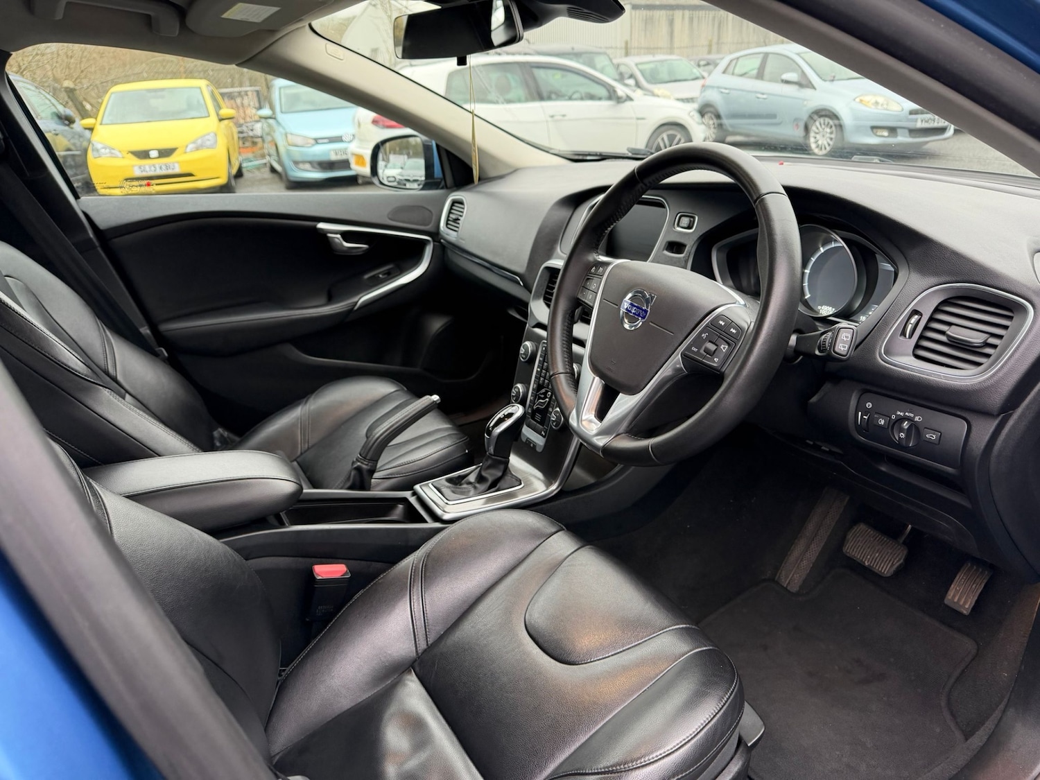 Used Volvo V40 2015 for sale - 77617911: Photo 10