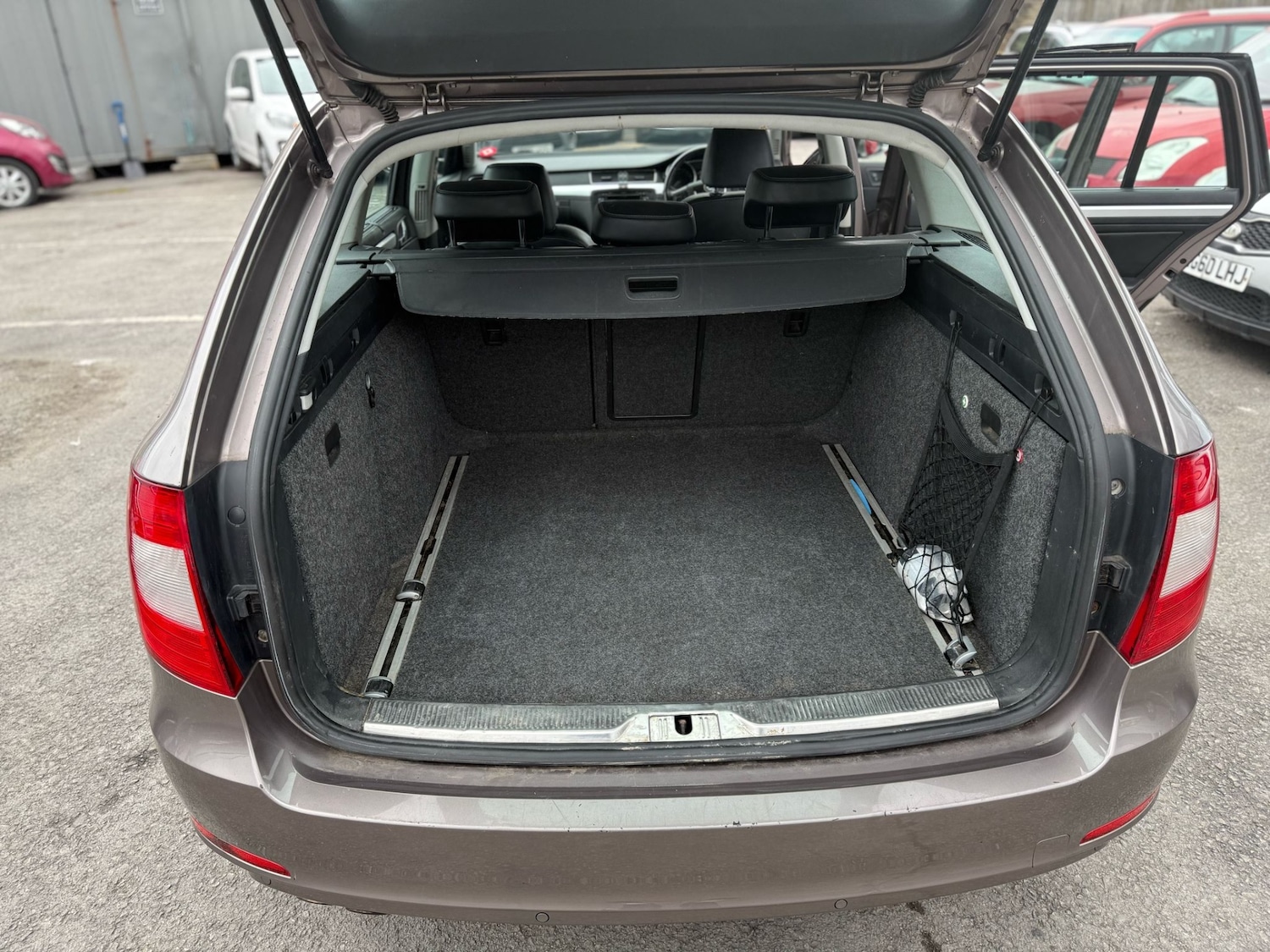 Used Skoda Superb 2010 for sale - 77432657: Photo 11