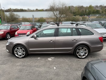 Used Skoda Superb 2010 for sale - 77432657: Photo