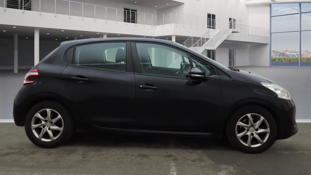 Used Peugeot 208 2012 for sale - 77664950: Photo 5