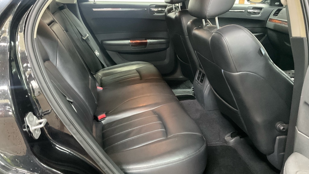 Used Chrysler 300C 2010 for sale - 78079345: Photo 10