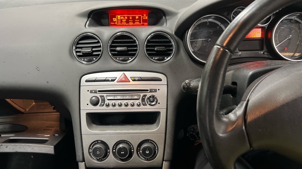 Used Peugeot 308 2012 for sale - 77434956: Photo 10