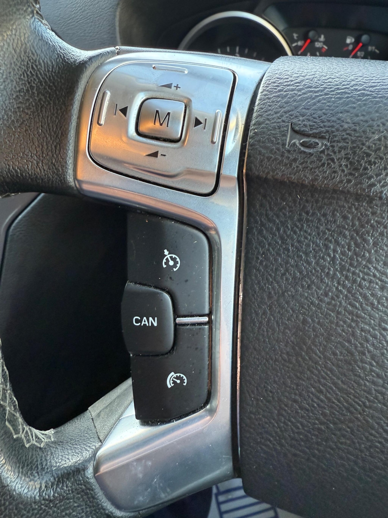 Used Ford Mondeo 2013 for sale - 77130749: Photo 32