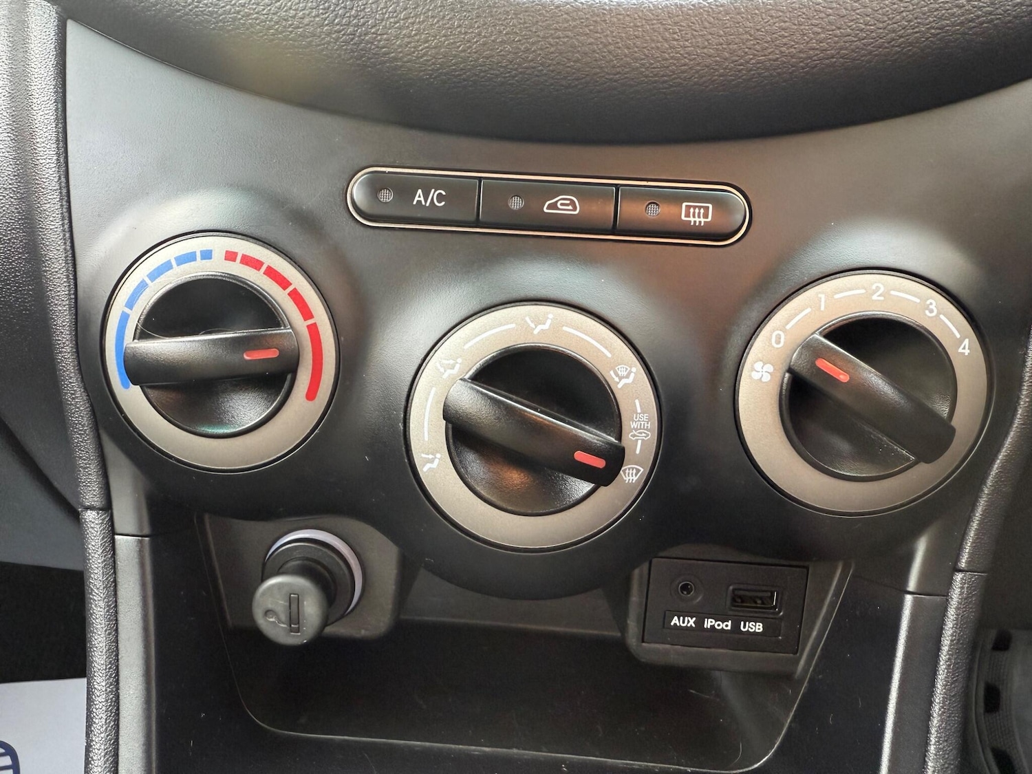 Used Hyundai i10 for sale - 77769079: Photo 30