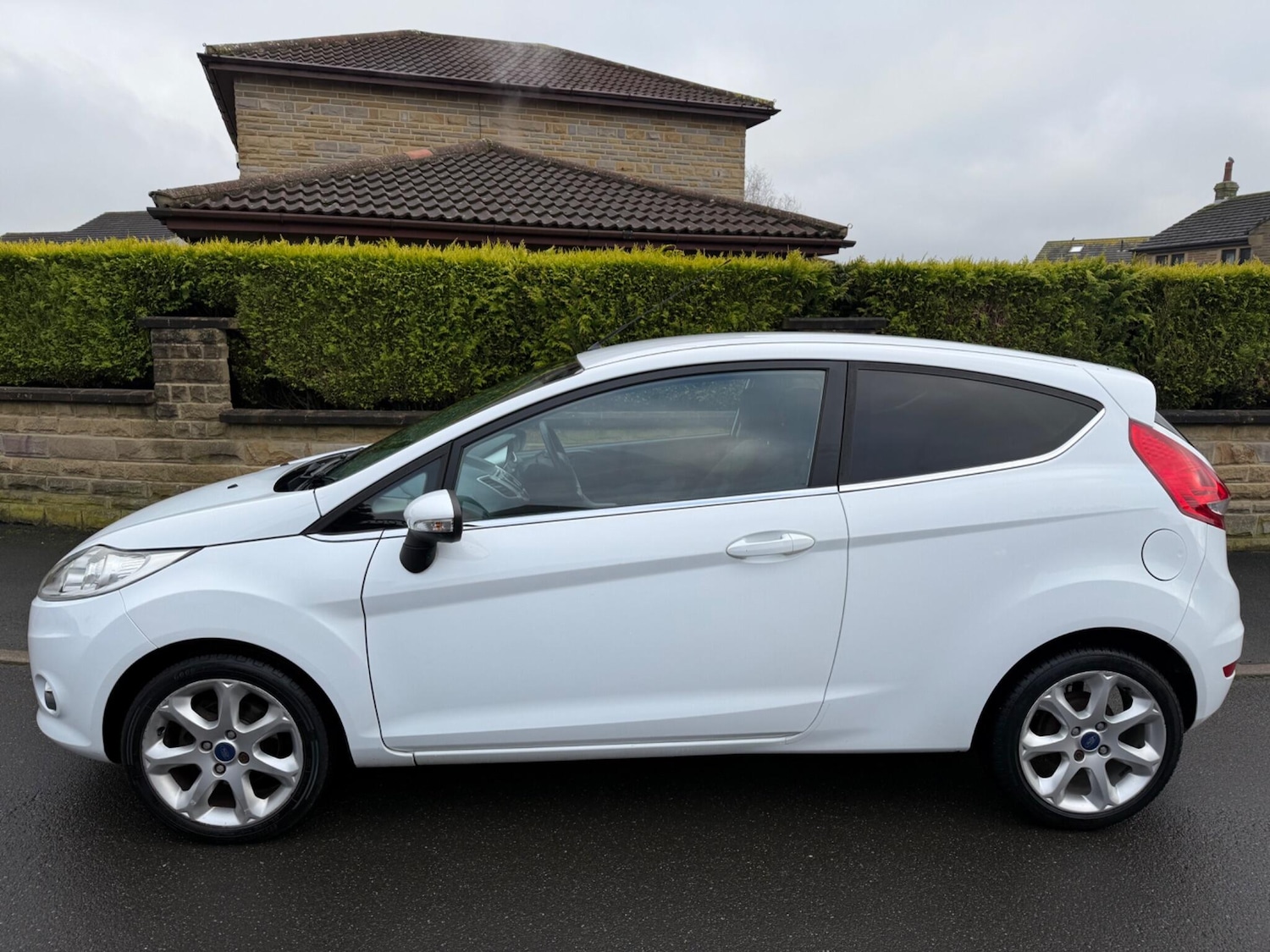 Used Ford Fiesta 2011 for sale - 77238078: Photo 11
