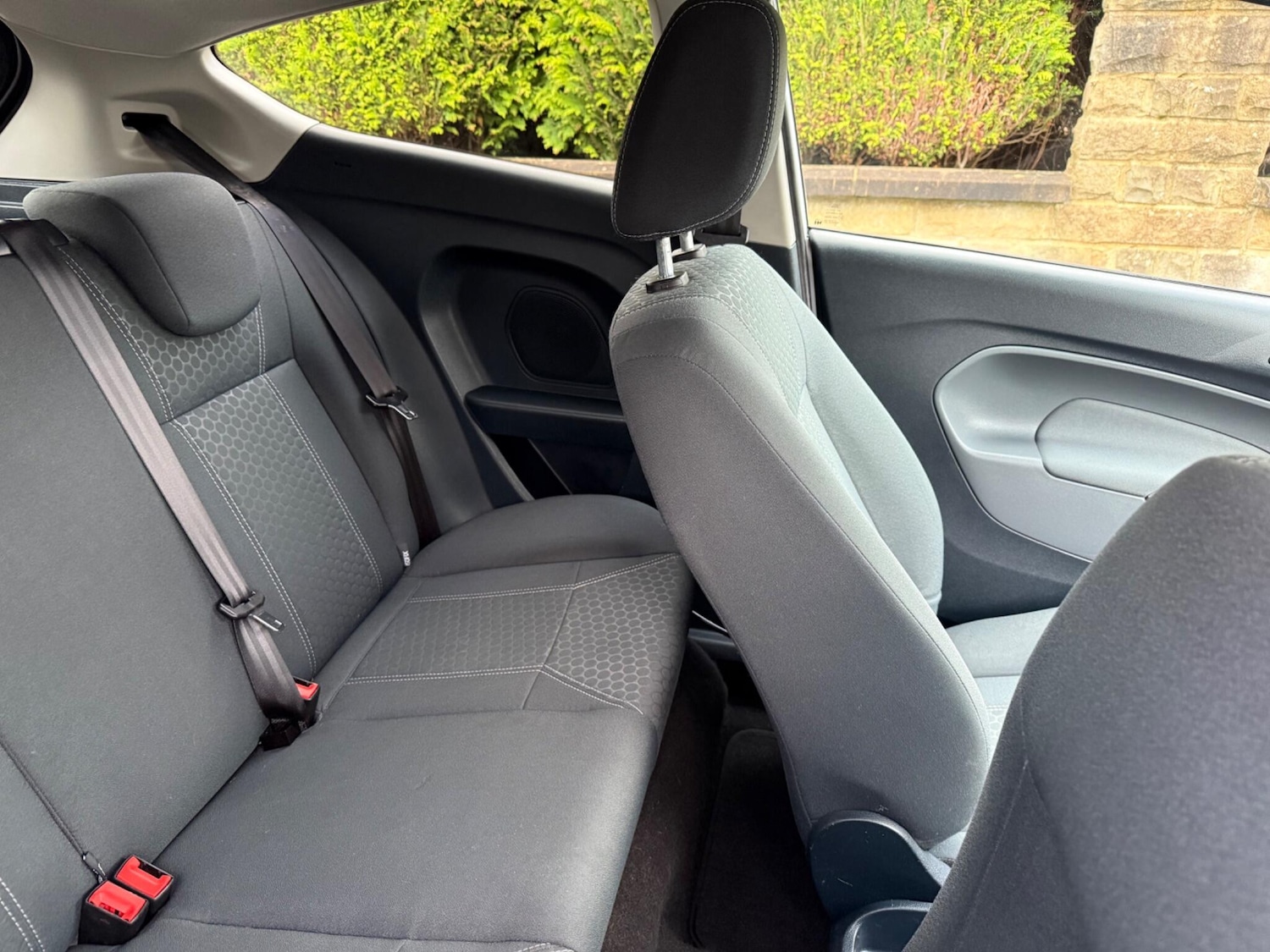 Used Ford Fiesta 2011 for sale - 77238078: Photo 28