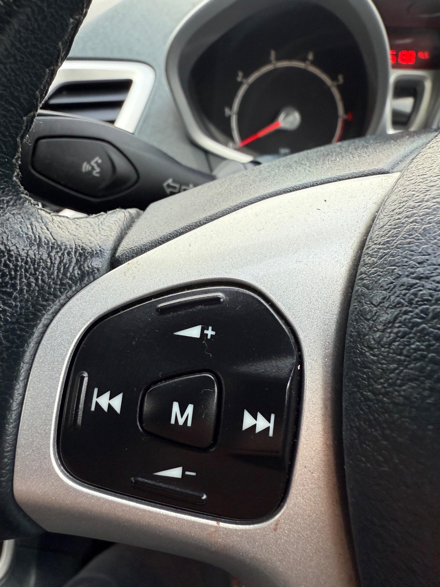 Used Ford Fiesta 2011 for sale - 77238078: Photo 33