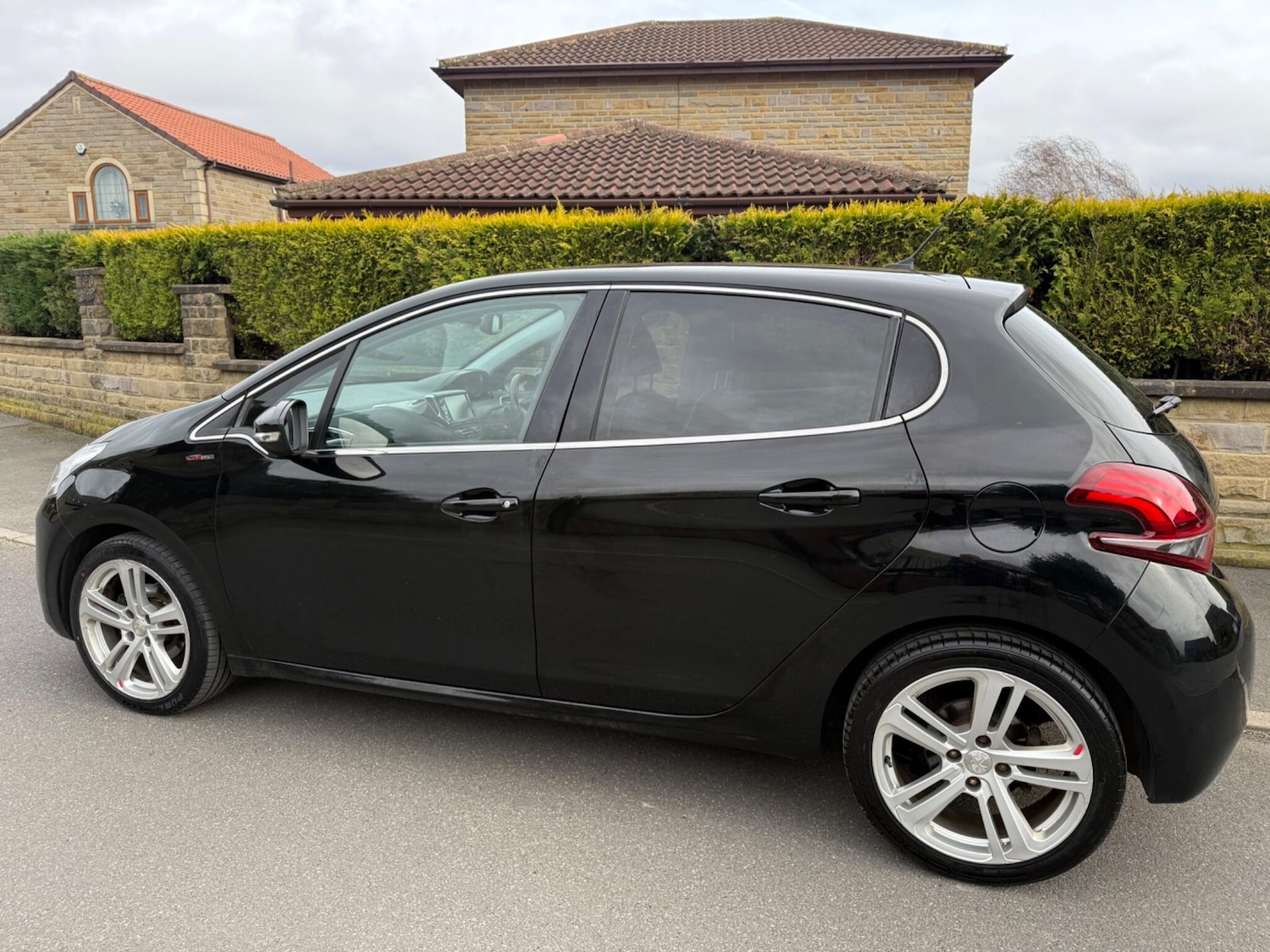 Used Peugeot 208 2016 for sale - 77853783: Photo 12