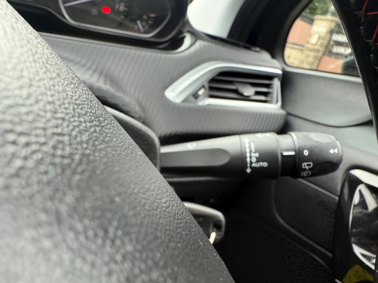 Used Peugeot 208 2016 for sale - 77853783: Photo 36