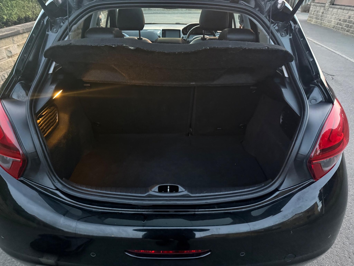 Used Peugeot 208 2016 for sale - 77101896: Photo 42