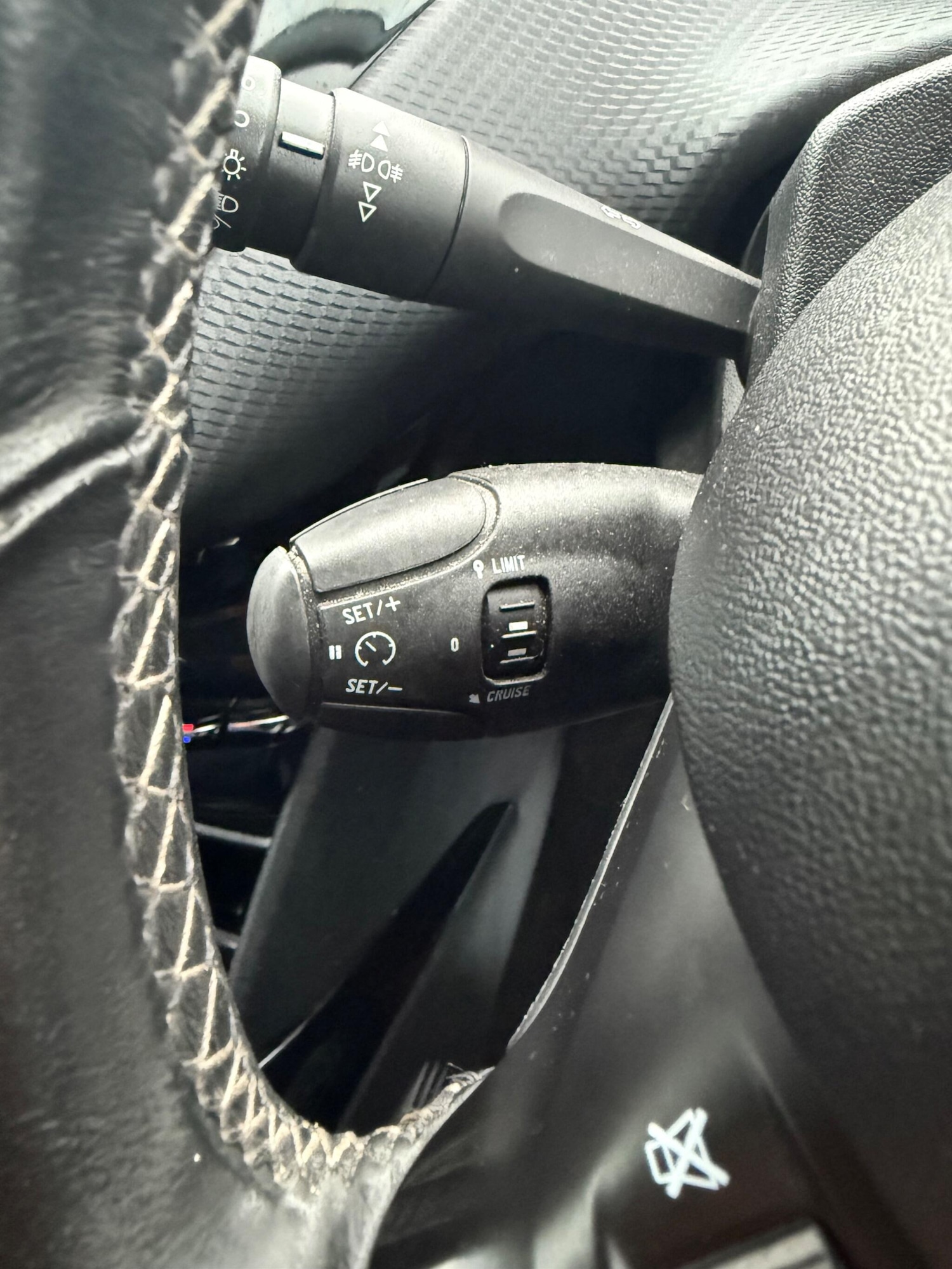 Used Peugeot 2008 2016 for sale - 77455622: Photo 32