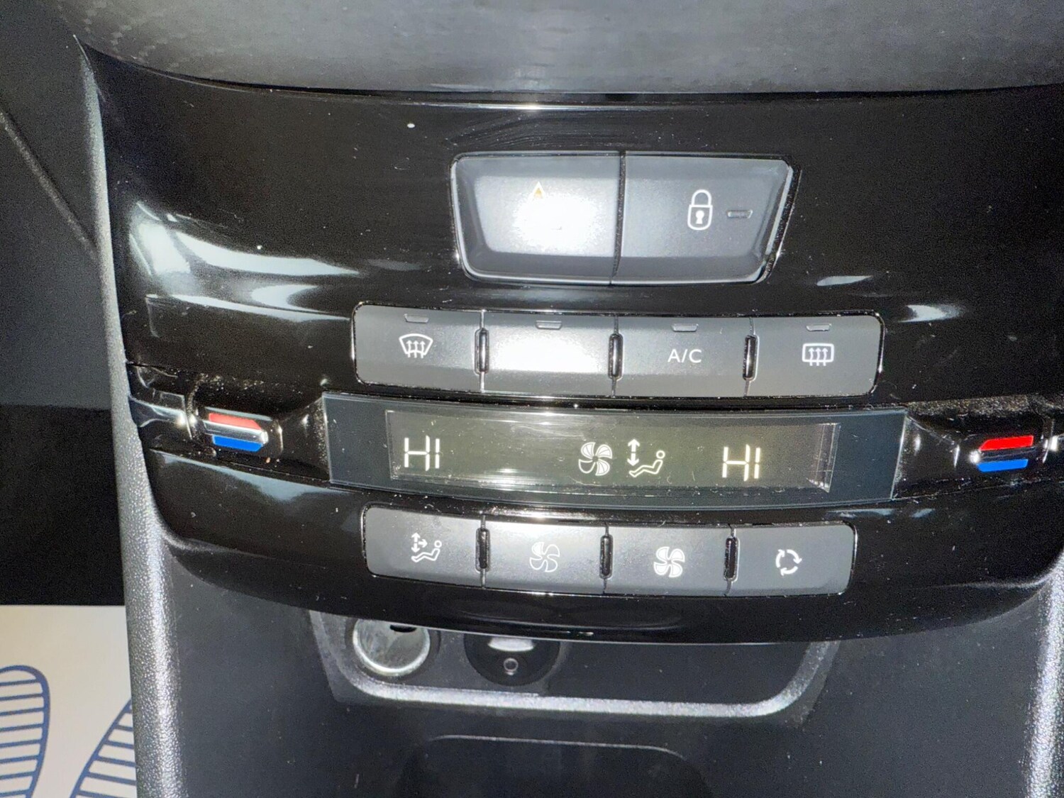 Used Peugeot 2008 2016 for sale - 77455622: Photo 34