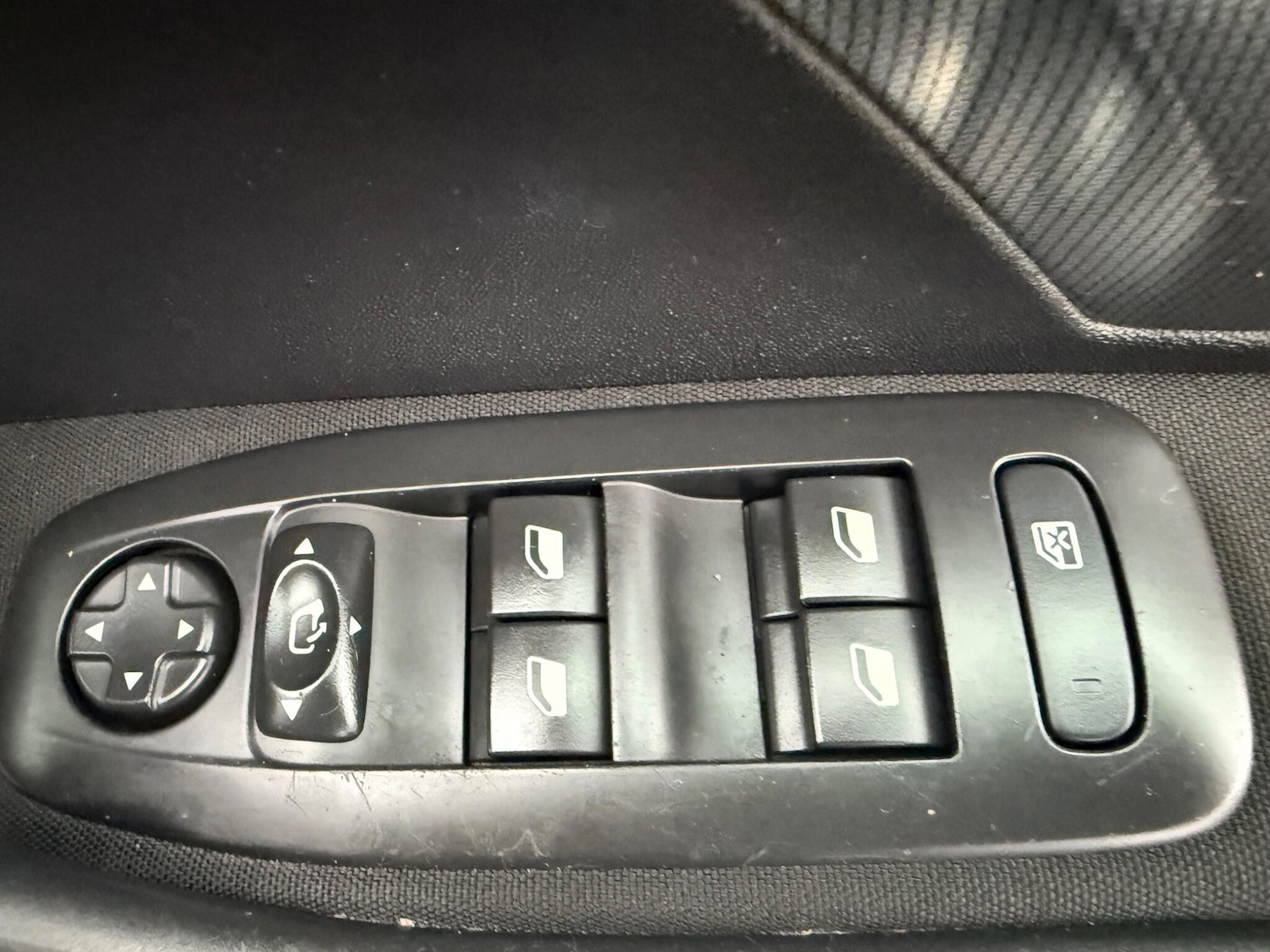 Used Peugeot 2008 2016 for sale - 77455622: Photo 37