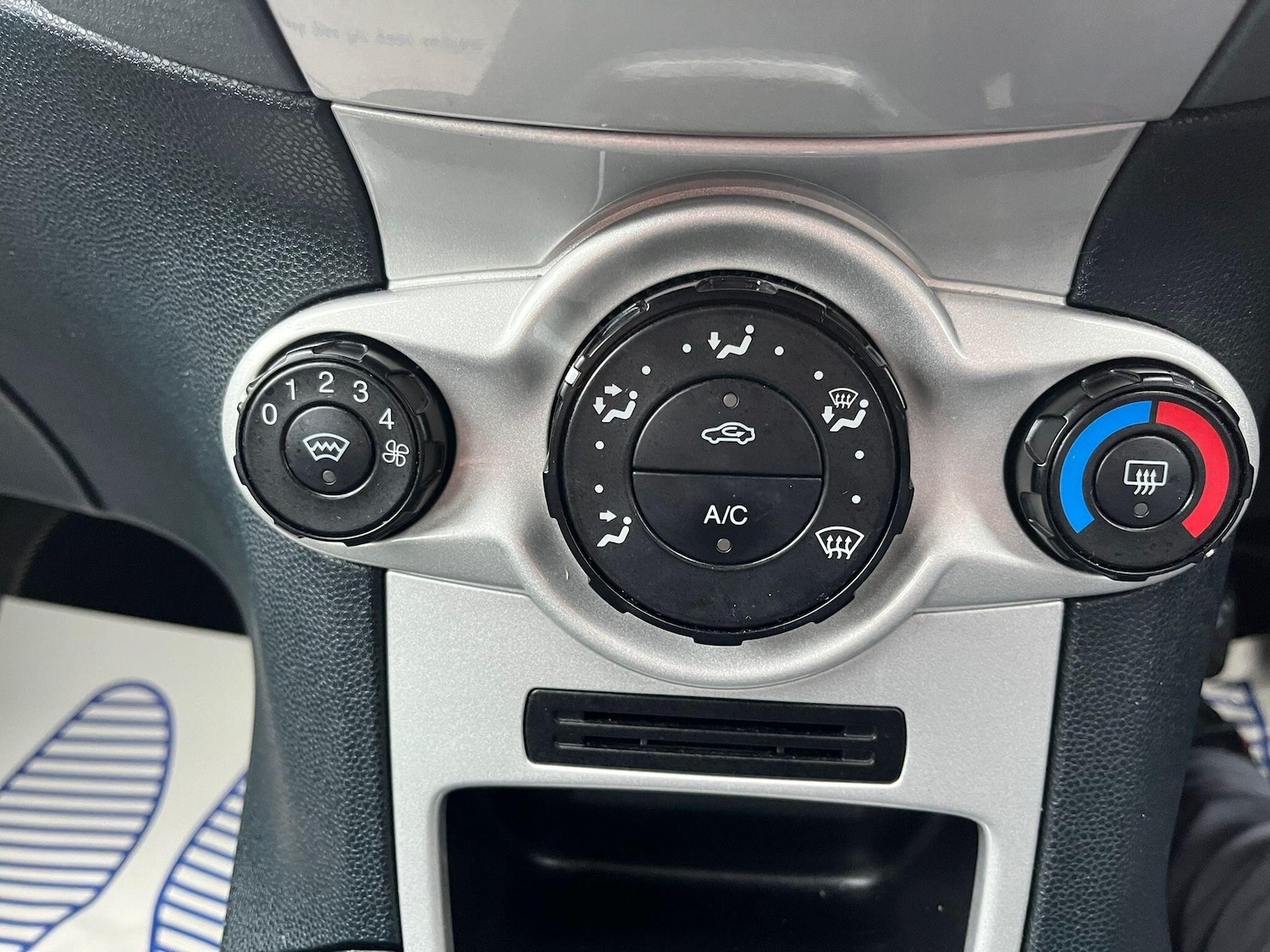 Used Ford Fiesta 2010 for sale - 77387119: Photo 38