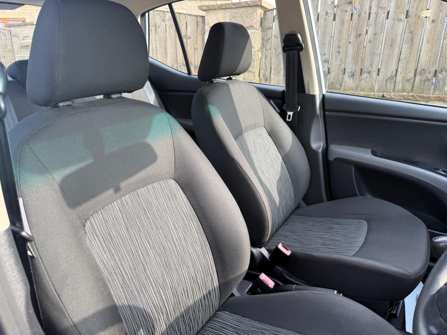 Used Hyundai i10 2011 for sale - 77893143: Photo 20