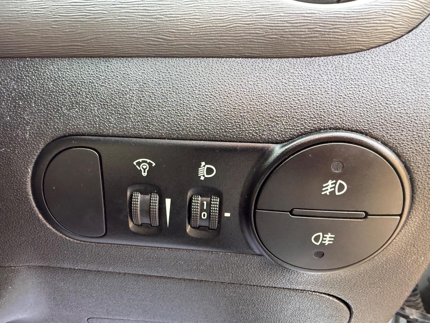 Used Hyundai i10 2011 for sale - 77893143: Photo 29