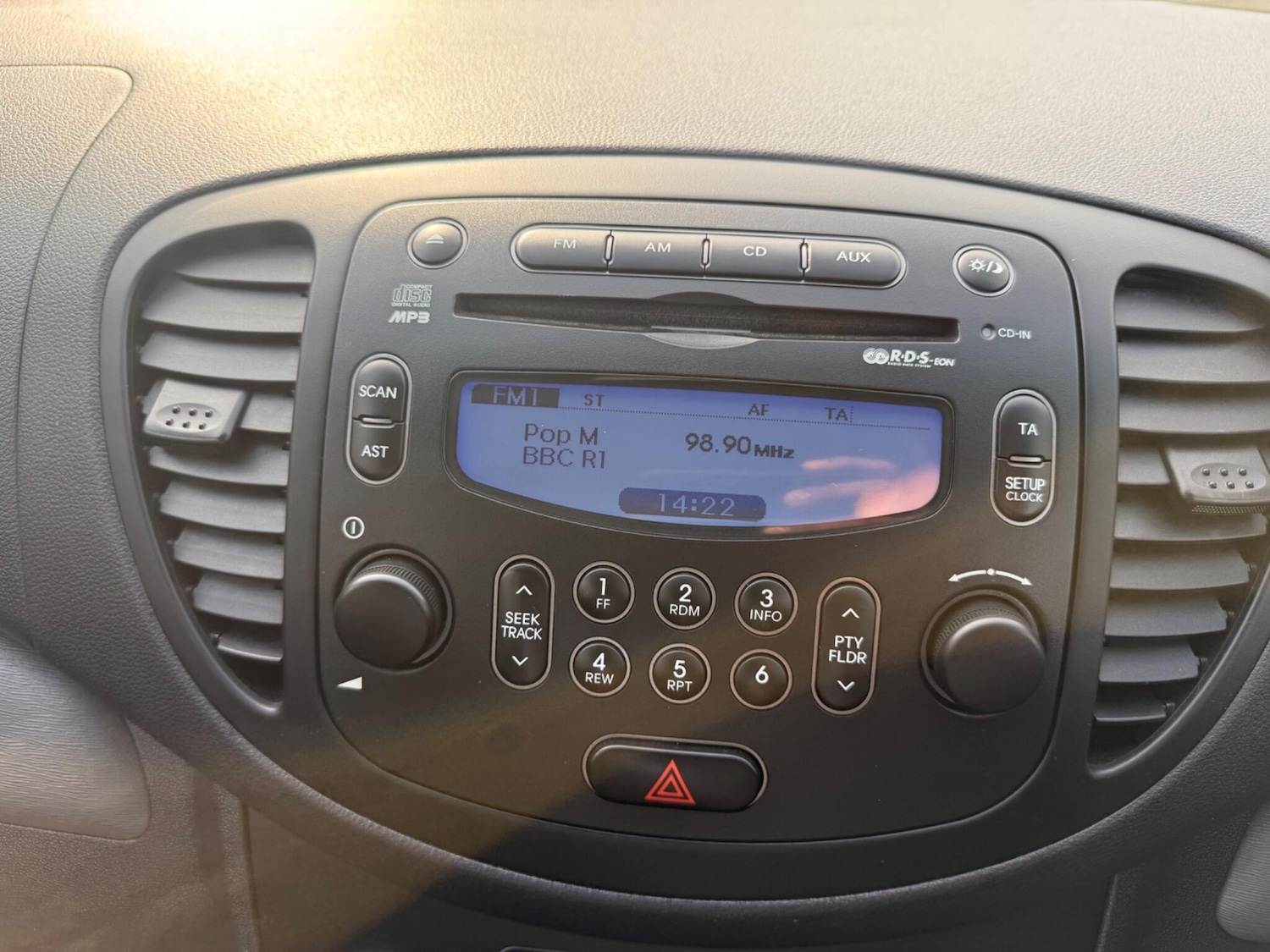 Used Hyundai i10 2011 for sale - 77893143: Photo 31