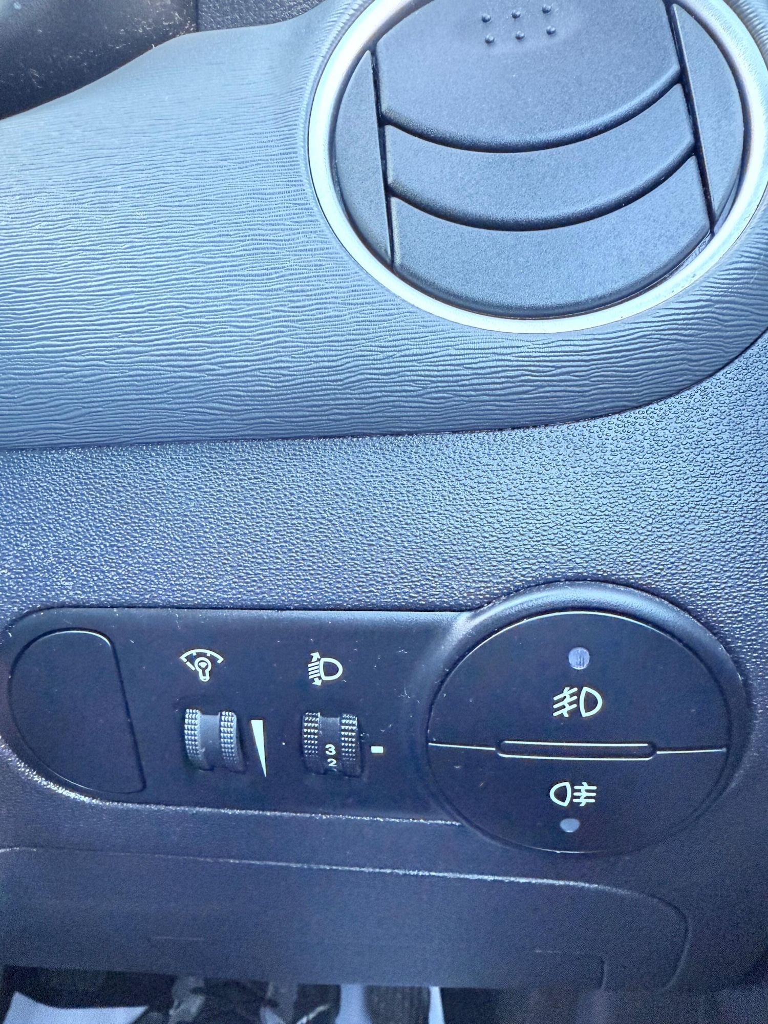 Used Hyundai i10 2014 for sale - 77215792: Photo 29