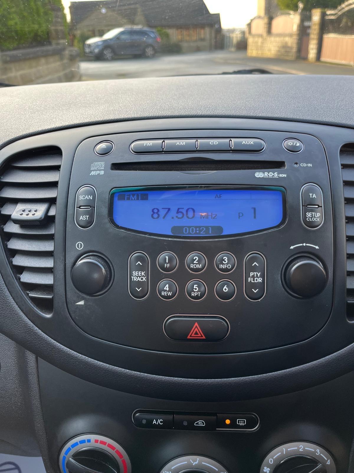 Used Hyundai i10 2014 for sale - 77215792: Photo 40