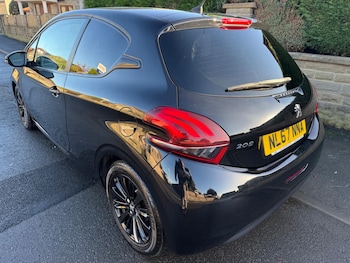 Used Peugeot 208 2017 for sale - 76781243: Photo