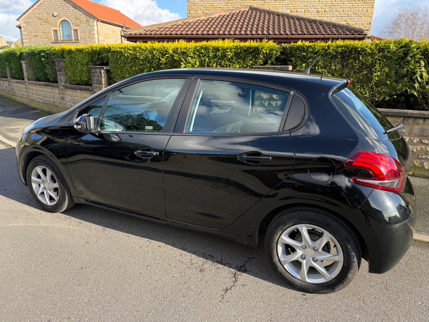 Used Peugeot 208 2016 for sale - 77637431: Photo 11