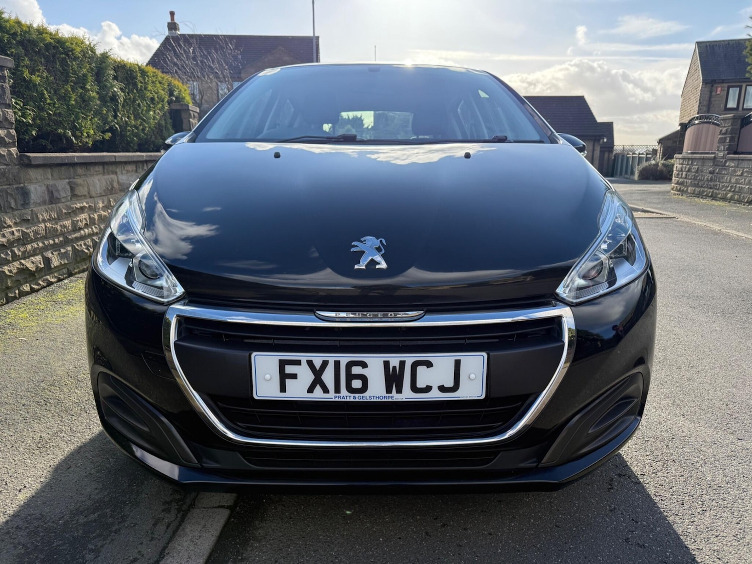 Used Peugeot 208 2016 for sale - 77637431: Photo 2