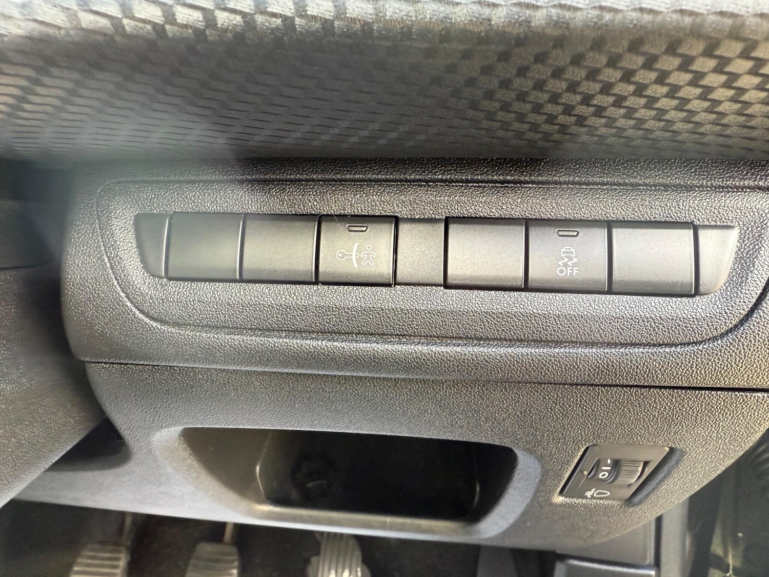 Used Peugeot 208 2016 for sale - 77637431: Photo 33