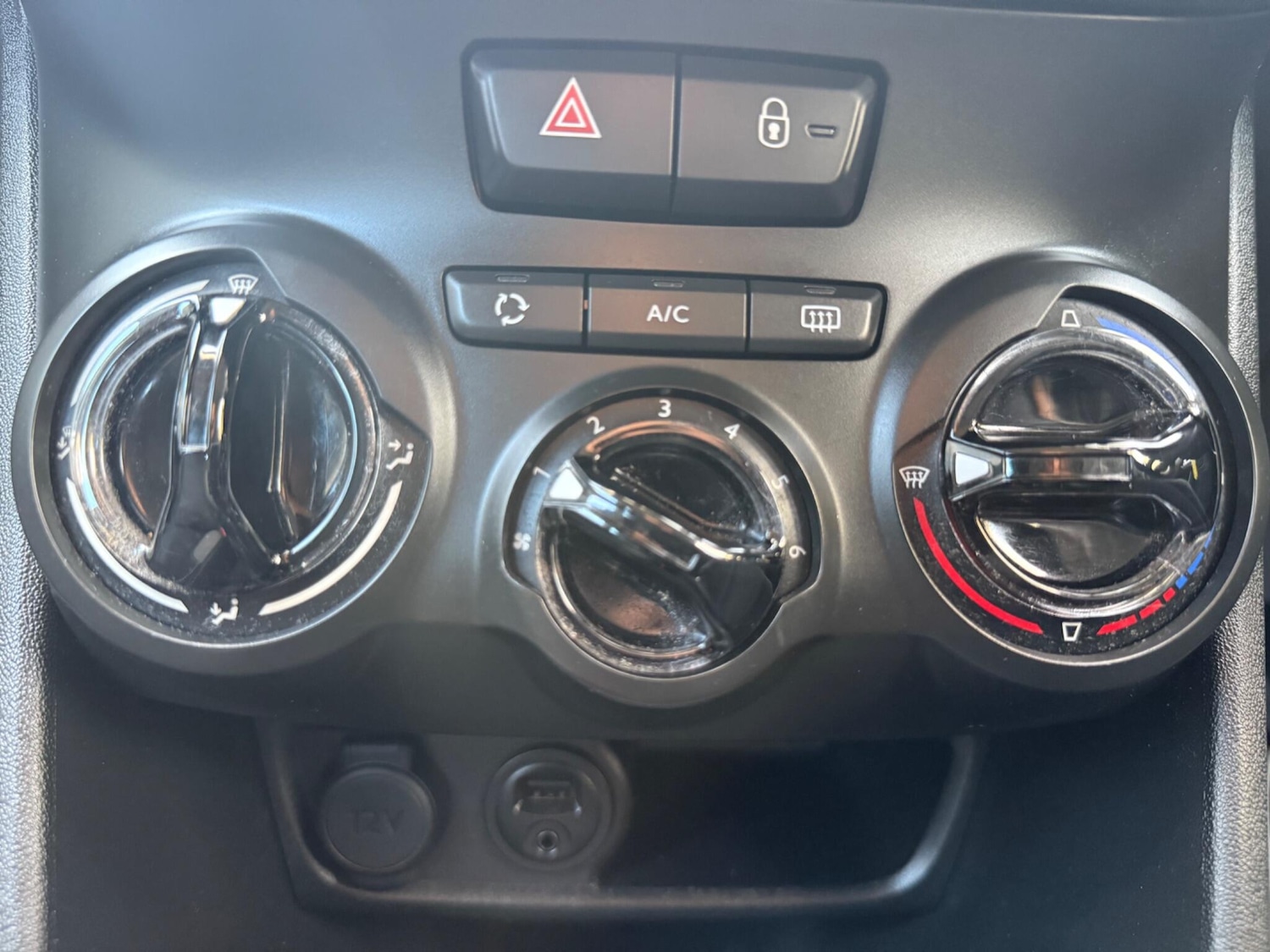 Used Peugeot 208 2016 for sale - 77637431: Photo 34