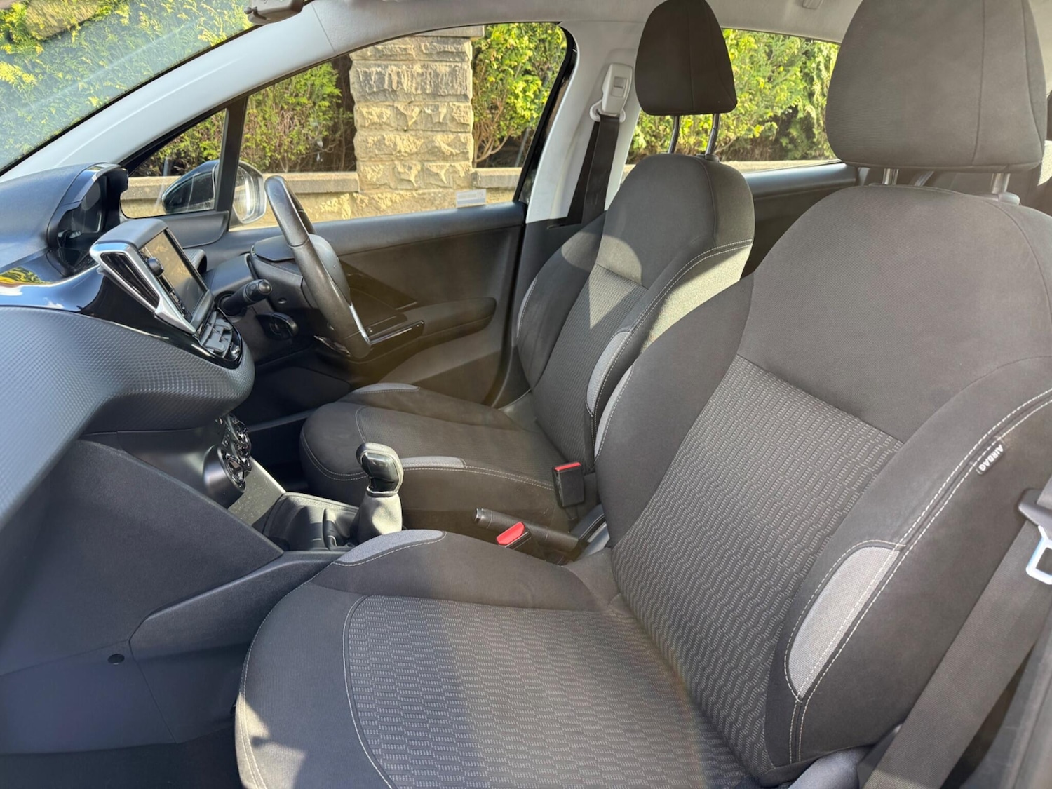 Used Peugeot 208 2016 for sale - 77637431: Photo 42