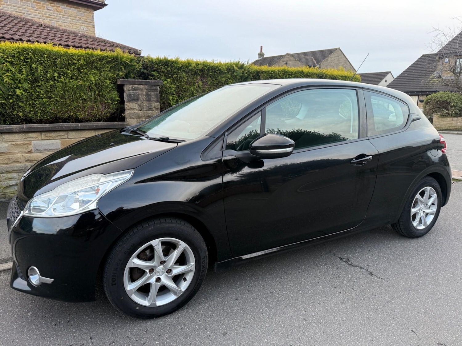 Used Peugeot 208 2013 for sale - 77637864: Photo 10