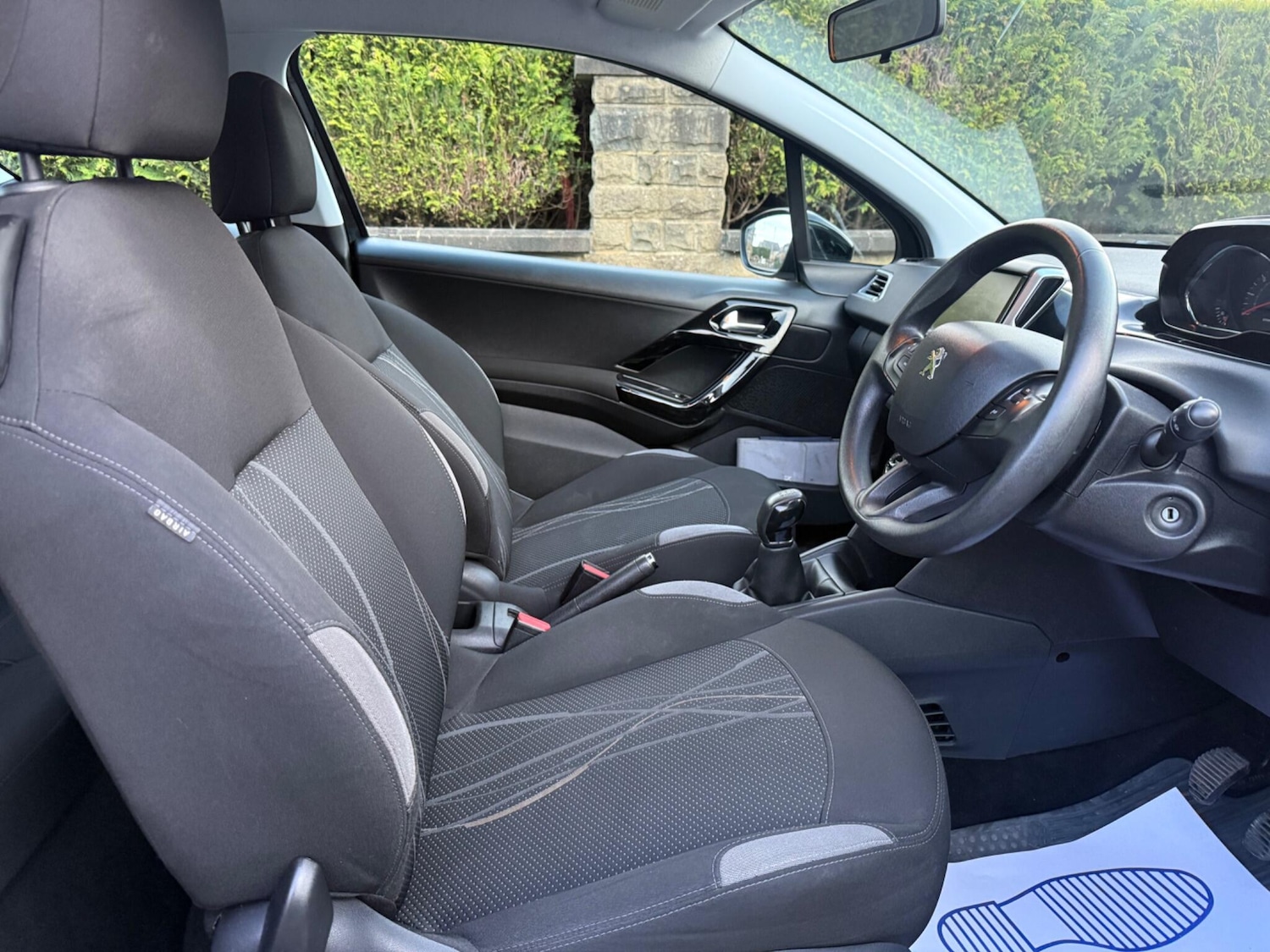 Used Peugeot 208 2013 for sale - 77637864: Photo 23