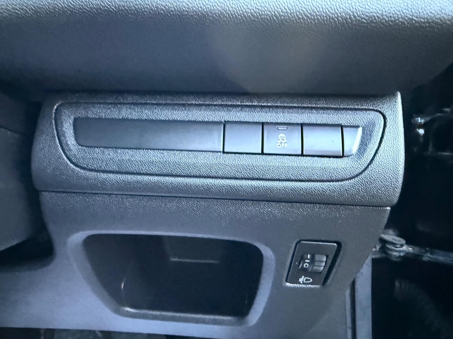 Used Peugeot 208 2013 for sale - 77637864: Photo 29