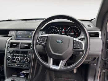 Used Land Rover Discovery Sport 2018 for sale - 75658757: Photo
