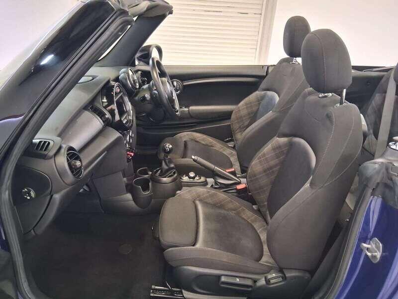 Used MINI Convertible 2018 for sale - 76952887: Photo 15