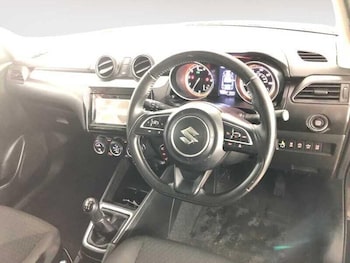 Used Suzuki Swift 2019 for sale - 76952779: Photo
