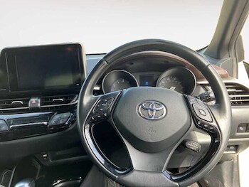 Used Toyota C-HR 2019 for sale - 78410518: Photo