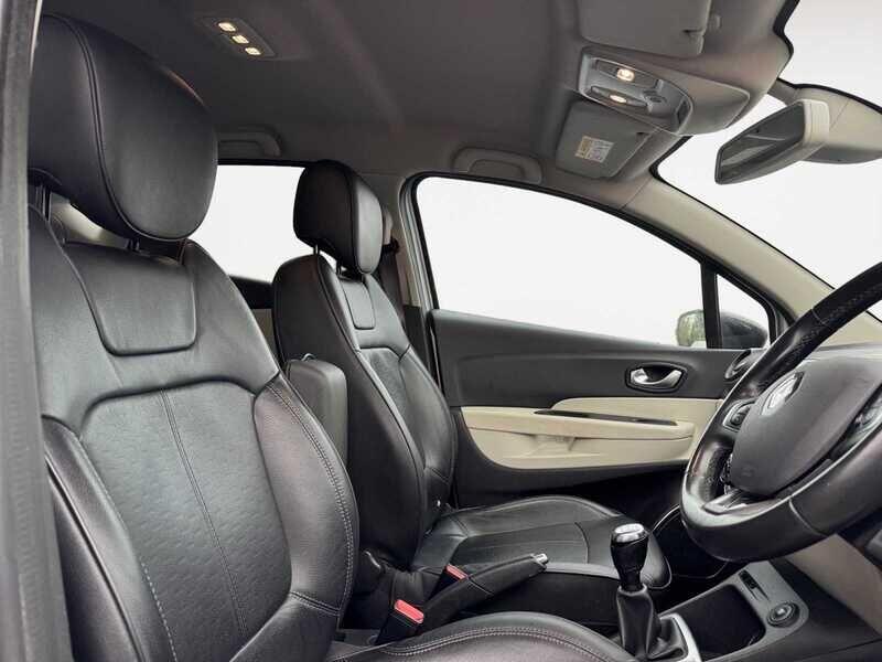 Used Renault Captur 2018 for sale - 76136240: Photo 4