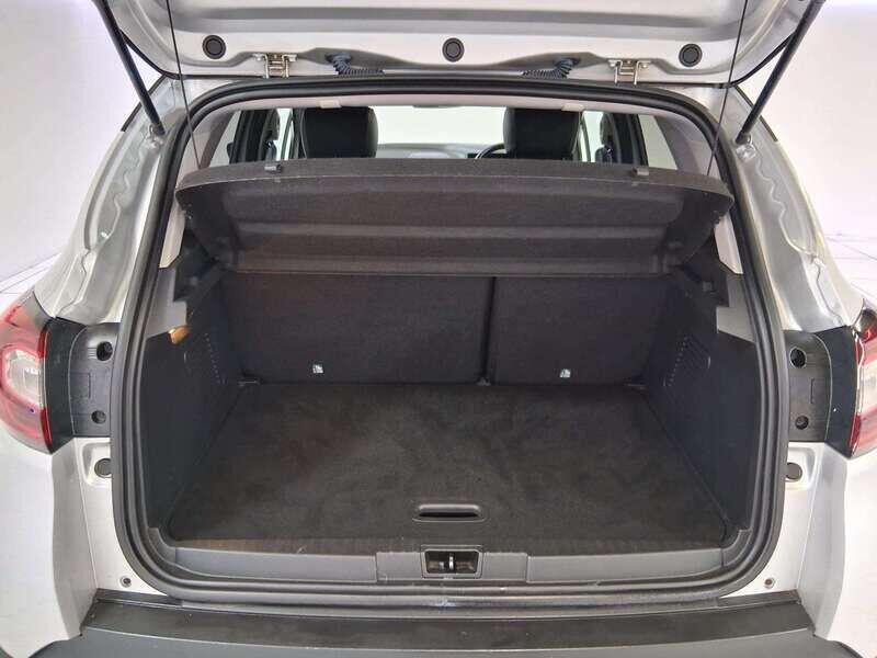 Used Renault Captur 2018 for sale - 76136240: Photo 8