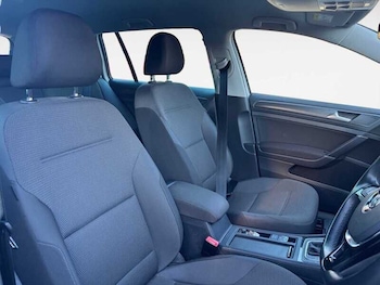 Used Volkswagen Golf 2019 for sale - 77447703: Photo