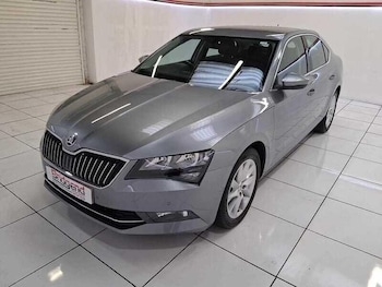 Used Skoda Superb 2018 for sale - 76136949: Photo
