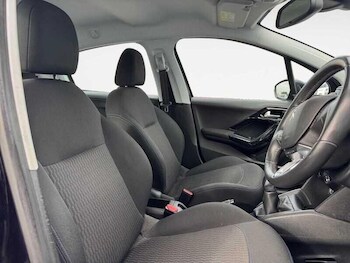 Used Peugeot 208 2018 for sale - 76227607: Photo 4