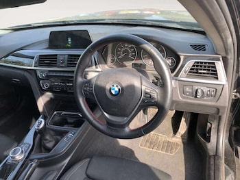 Used BMW 3 Series 2018 for sale - 79332333: Photo