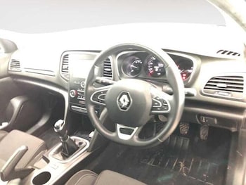 Used Renault Megane 2019 for sale - 76646058: Photo