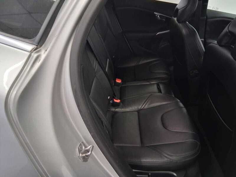 Used Volvo V40 2018 for sale - 77044929: Photo 12